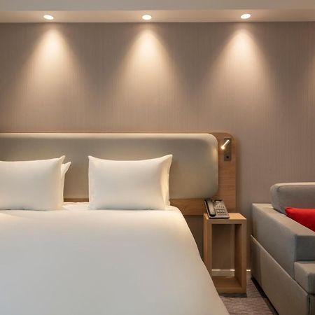 Holiday Inn Express - Marne-La-Vallee Val D'Europe By Ihg Bailly-Romainvilliers Bagian luar foto