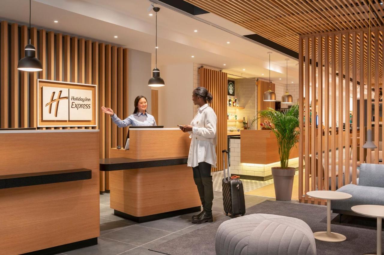 Holiday Inn Express - Marne-La-Vallee Val D'Europe By Ihg Bailly-Romainvilliers Bagian luar foto